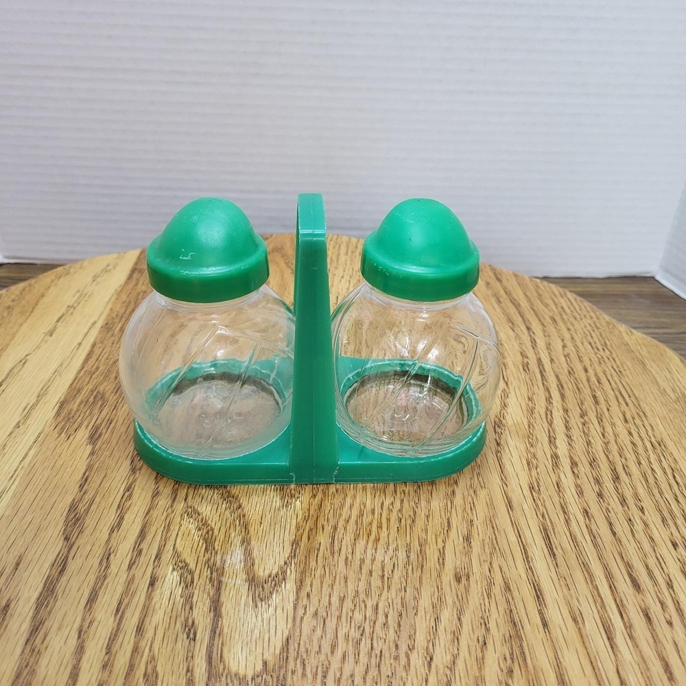 VTG 1950s Hazel Atlas Clear Glass Salt & Pepper Shakers Set Retro Green Plastic